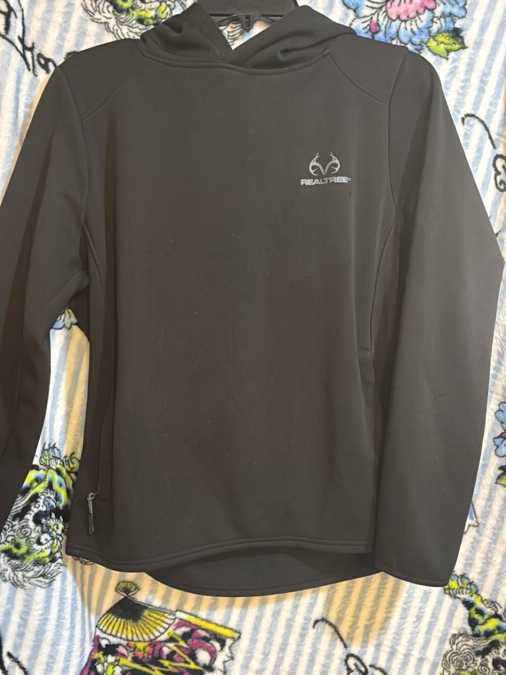 Women’s realtree hoodie with face mask built in